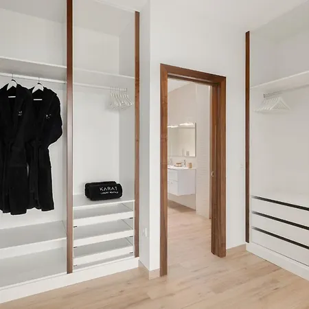 Karat Royal White Vila