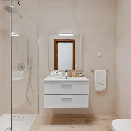 Karat Royal White Vila *