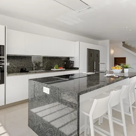 Karat Royal White Villa Costa Adeje